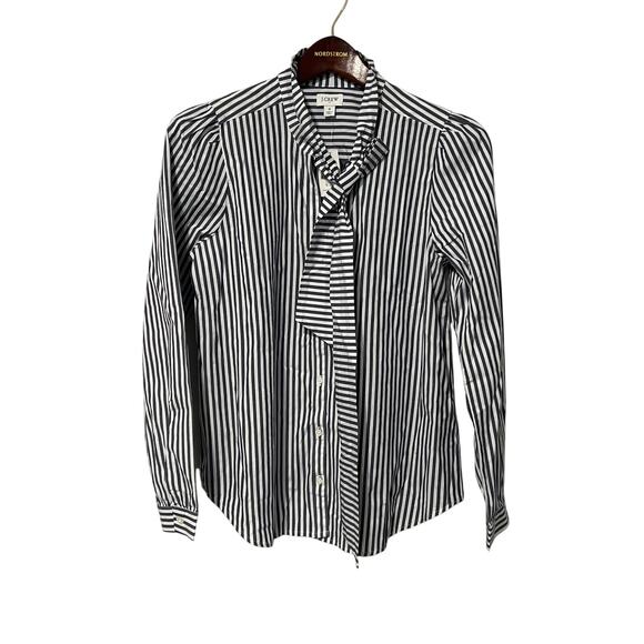 NEW J.Crew White and Blue Feminine Button Down, Size Small, KB370 - Picture 2 of 5